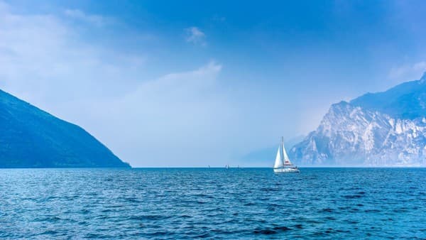 Море
